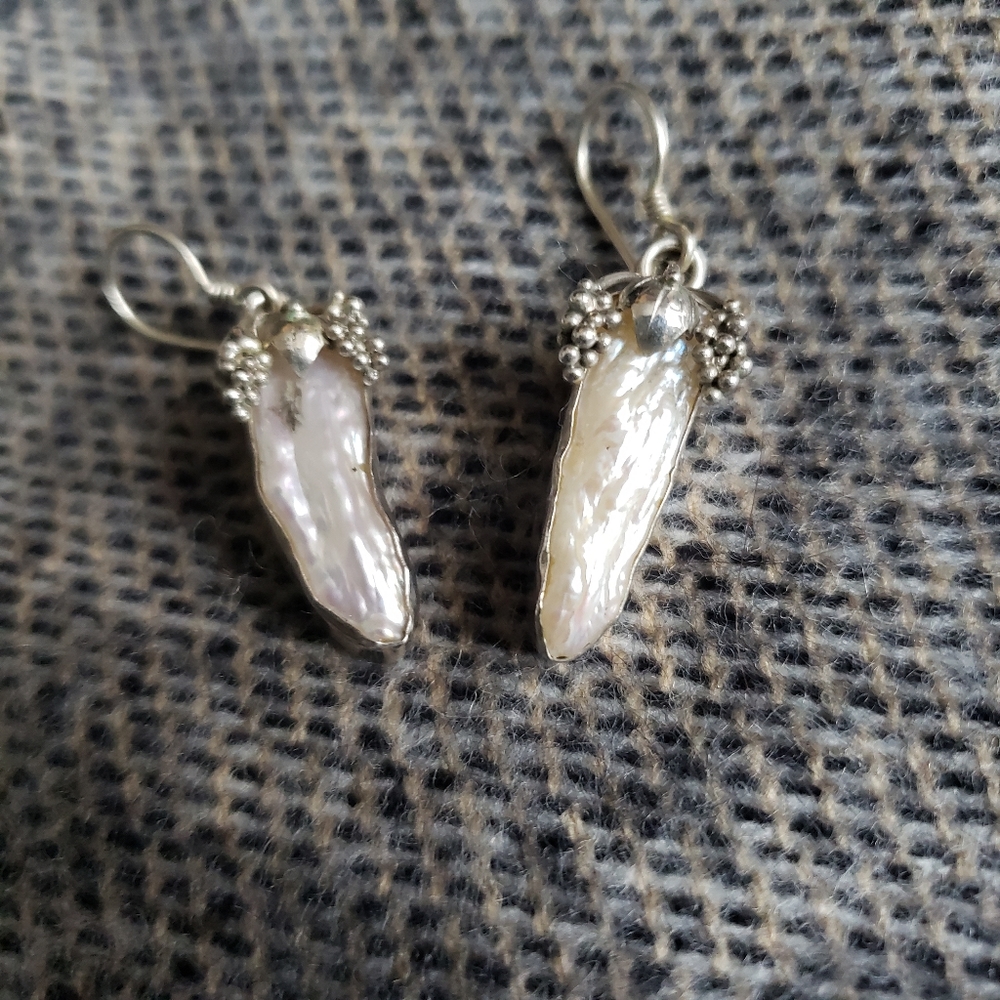 Biwa freshwater Pearl in sterling silver